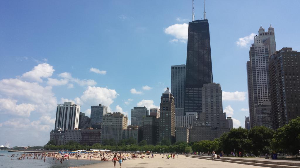 Dewitt Hotel And Suites Chicago Exteriör bild