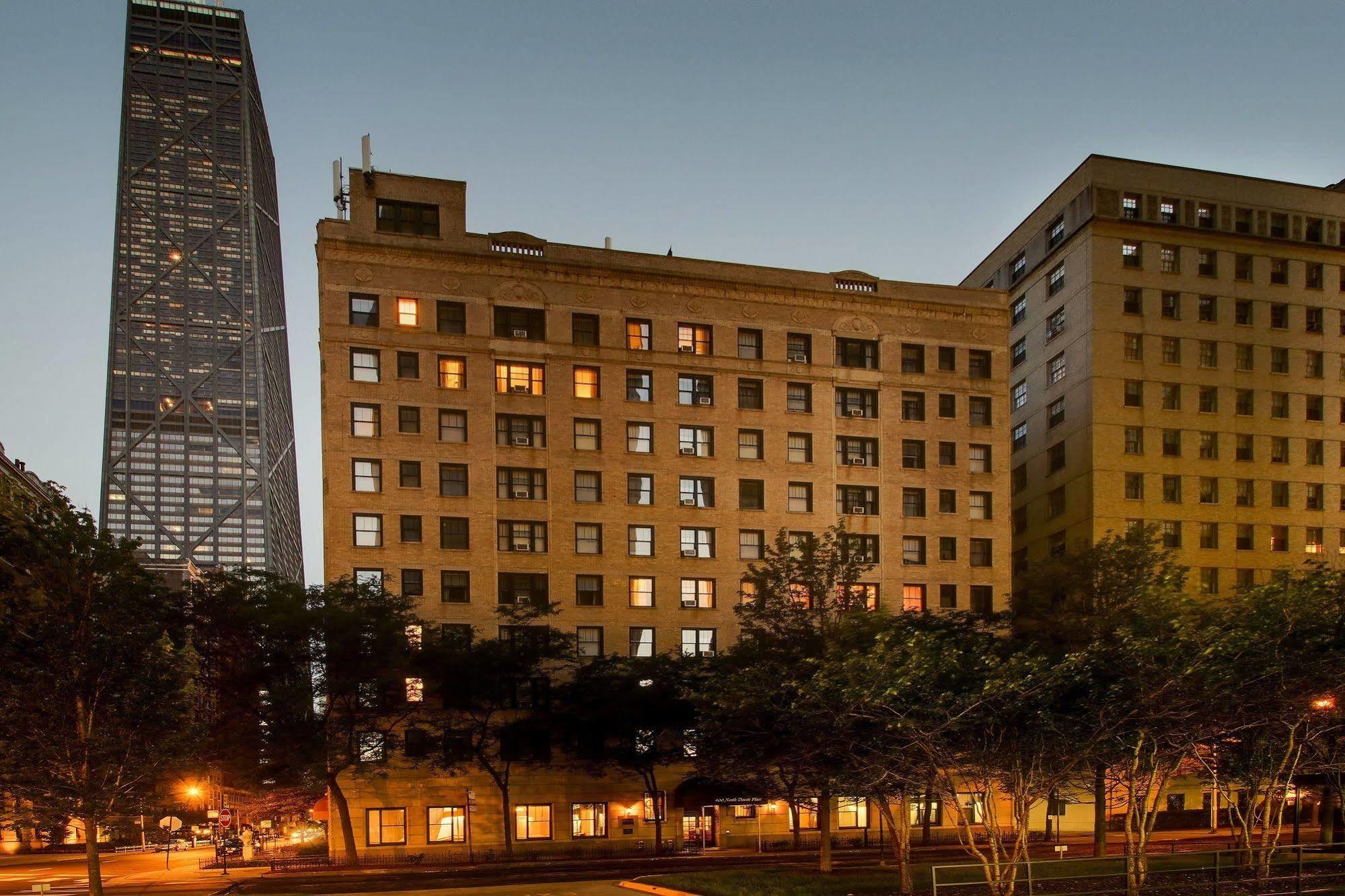 Dewitt Hotel And Suites Chicago Exteriör bild