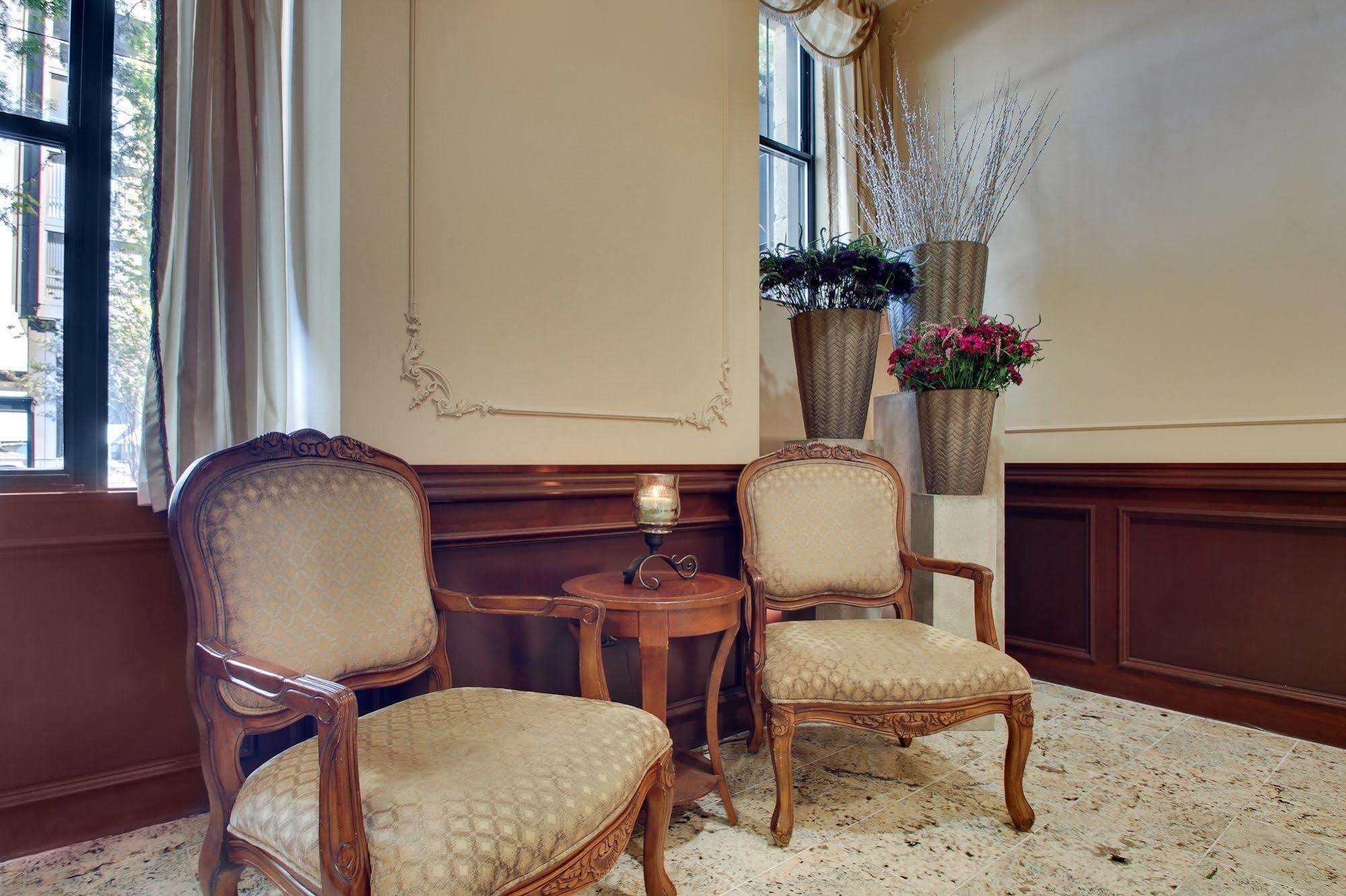 Dewitt Hotel And Suites Chicago Exteriör bild