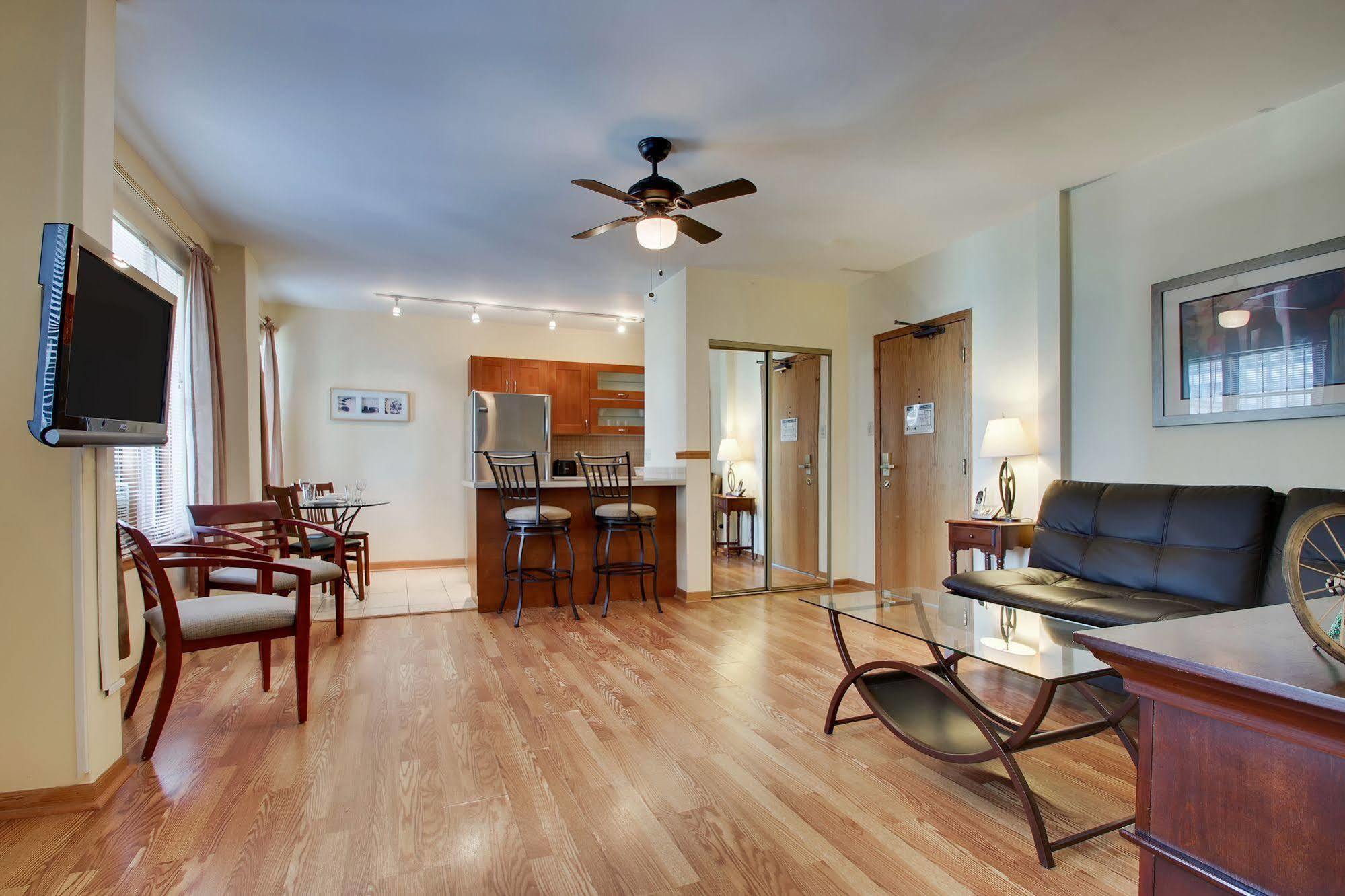 Dewitt Hotel And Suites Chicago Exteriör bild